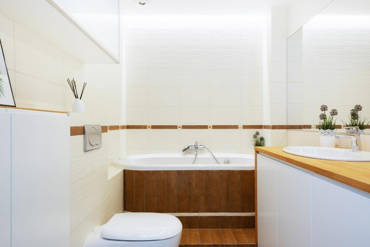 Apartments Warsaw Zelazna By Noclegi Renters Экстерьер фото