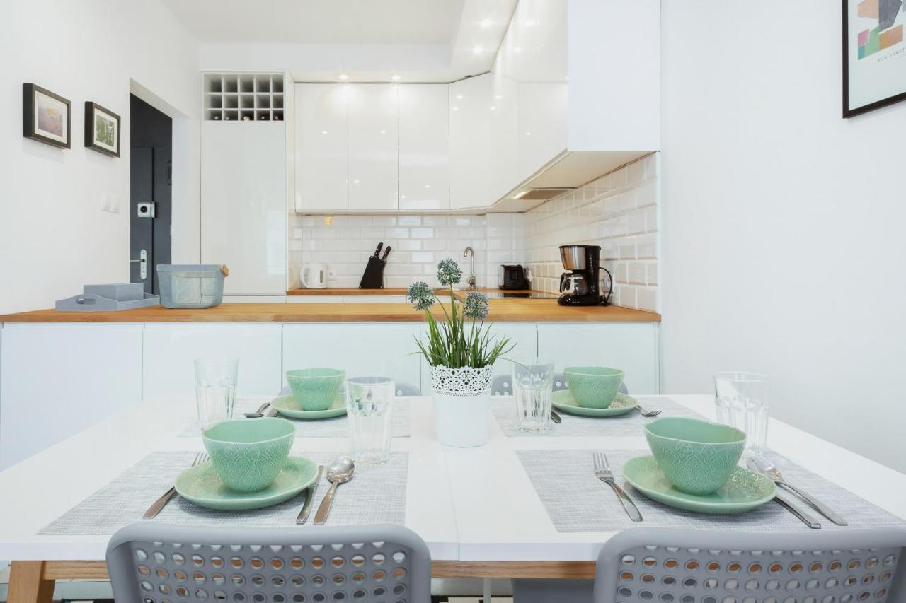 Apartments Warsaw Zelazna By Noclegi Renters Экстерьер фото